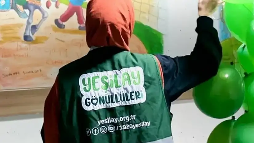 Yeşilay Kars Şubesi'nden Hastalara Moral Ziyareti