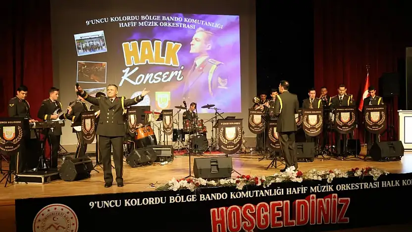 90'lı yılların ezgileri Ağrı'da yankılandı