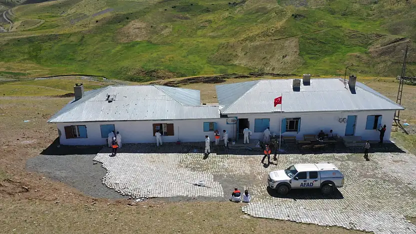 Ağrı AFAD gönüllüleri köy okulunu baştan sona yeniledi