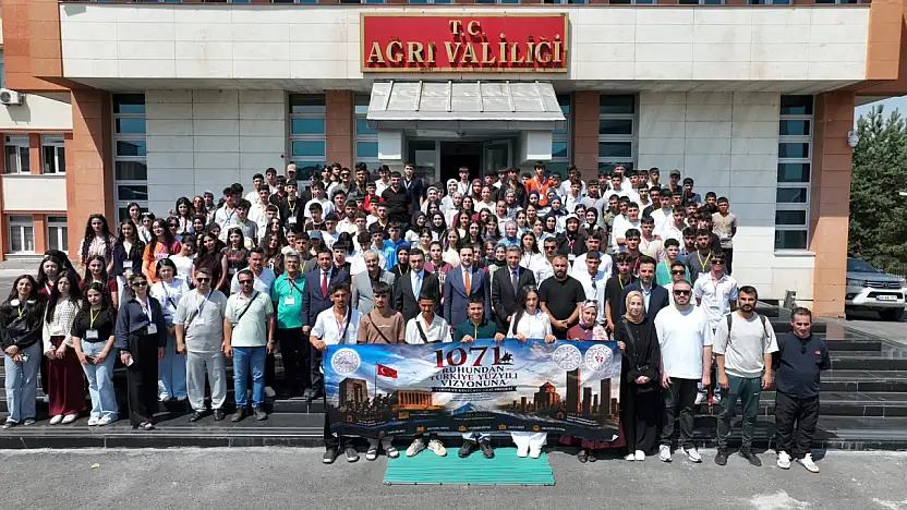 Ağrı'da '1071 Ruhundan Türkiye Yüzyılı Vizyonuna' programının 3. kafilesi uğurlandı