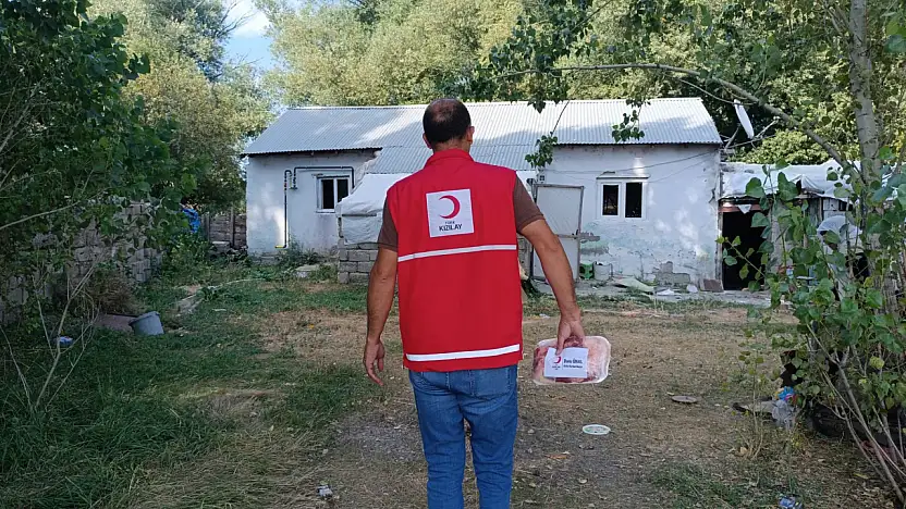 Ağrı'da adak kurbanları ihtiyaç sahiplerine ulaştırıldı