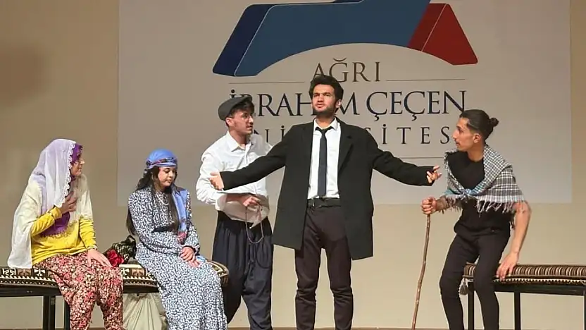 Ağrı'da bahar şenliklerinde sanatın sesi yükseldi