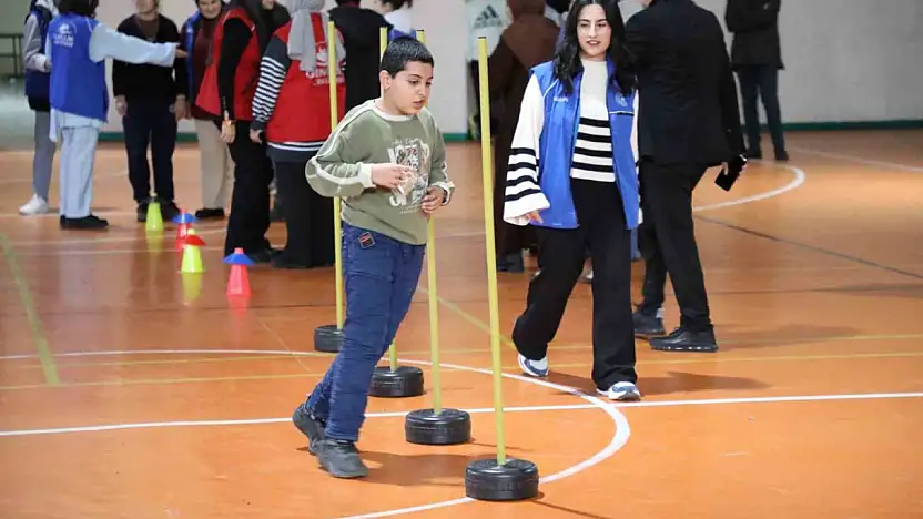 Ağrı'da engelli öğrenciler için hazırlanan parkurlar büyük ilgi gördü