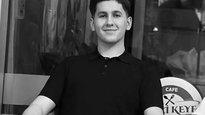 Ağrı'da evinin balkonundan düşen genç yürekleri yaktı