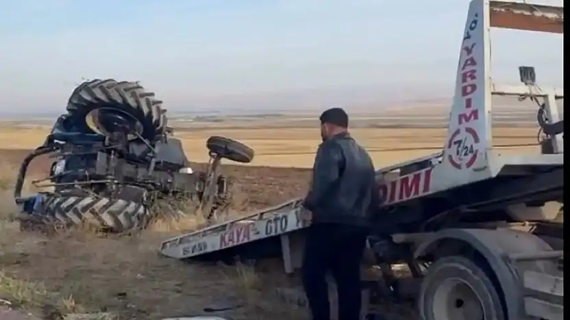 Ağrı'da feci kaza! Tırın çarptığı traktörün sürücüsü hayatını kaybetti