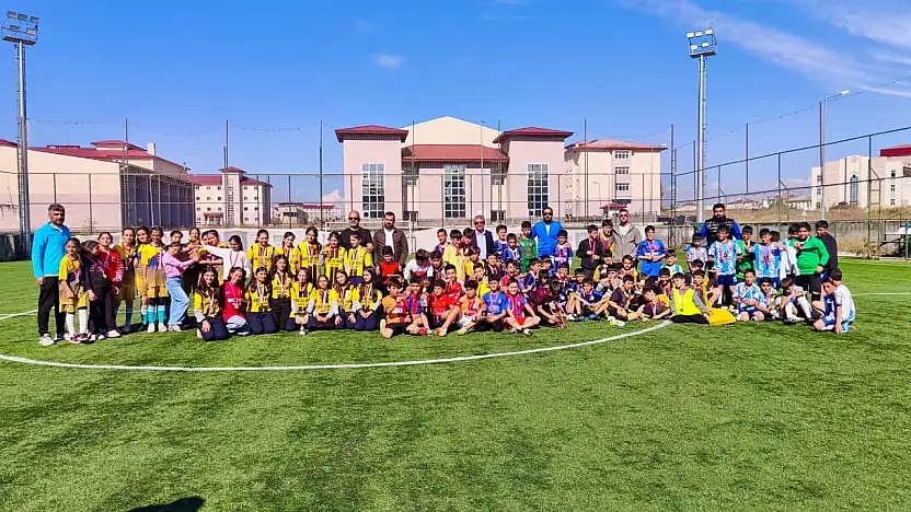 Ağrı'da futbolun şampiyonları belli oldu