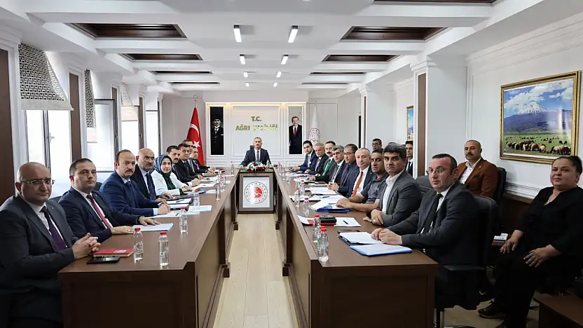 Ağrı'da eğitimden turizme kapsamlı değerlendirme toplantısı yapıldı