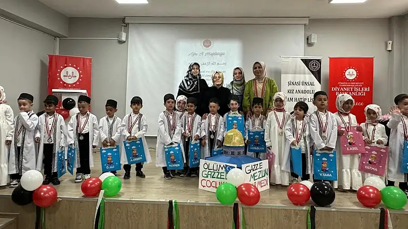 Ağrı'da İmam Hatip öğrencileri yıl sonu etkinliğinde buluştu