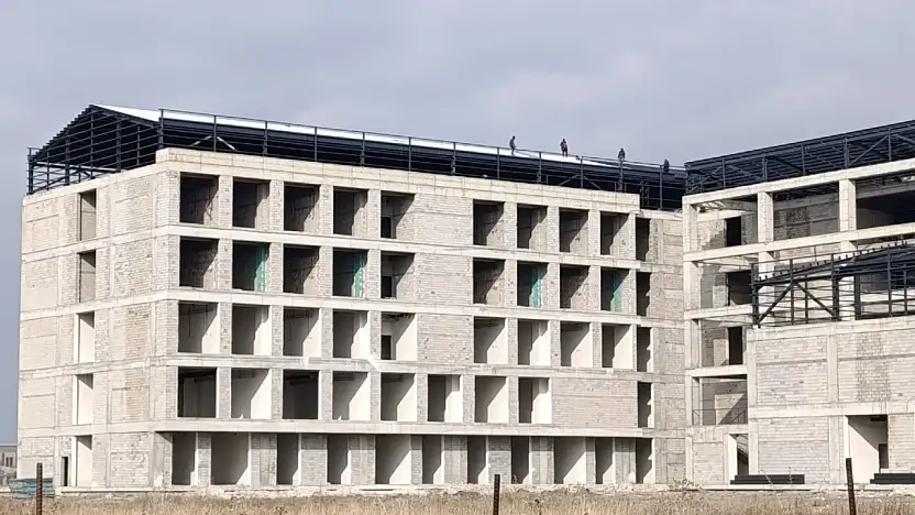 Ağrı'da Kadın ve Çocuk Hastanesi hızla yükseliyor