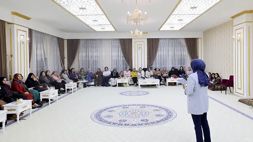 Ağrı'da kadınların günlük yaşamda karşılaştığı güvenlik riskleri konuşuldu