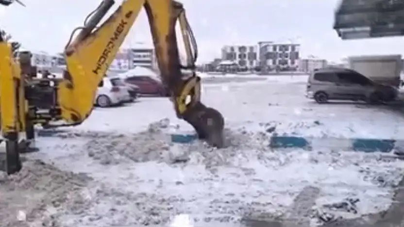 Ağrı'da kar engeline karşı hastane seferberliği