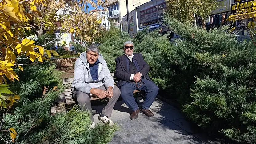 Ağrı'da Kasım ayının ilk gününde, güneşin keyfi çıkarıldı