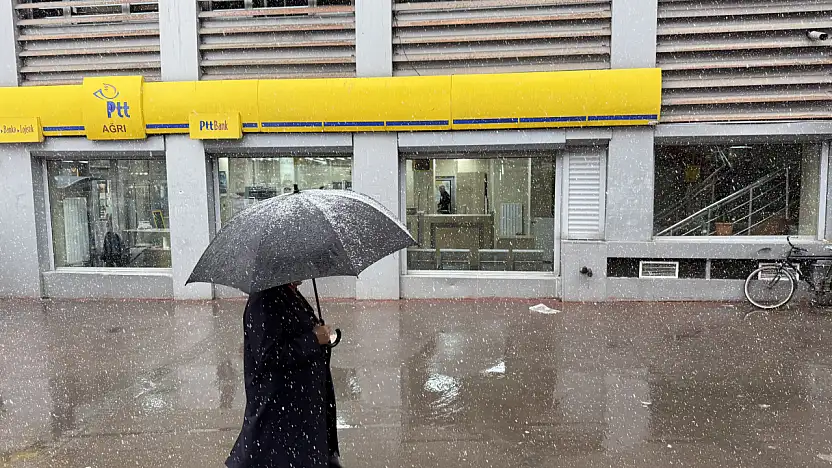 Ağrı'da kış kapıyı çaldı, karla karışık yağmur  etkisini gösterdi