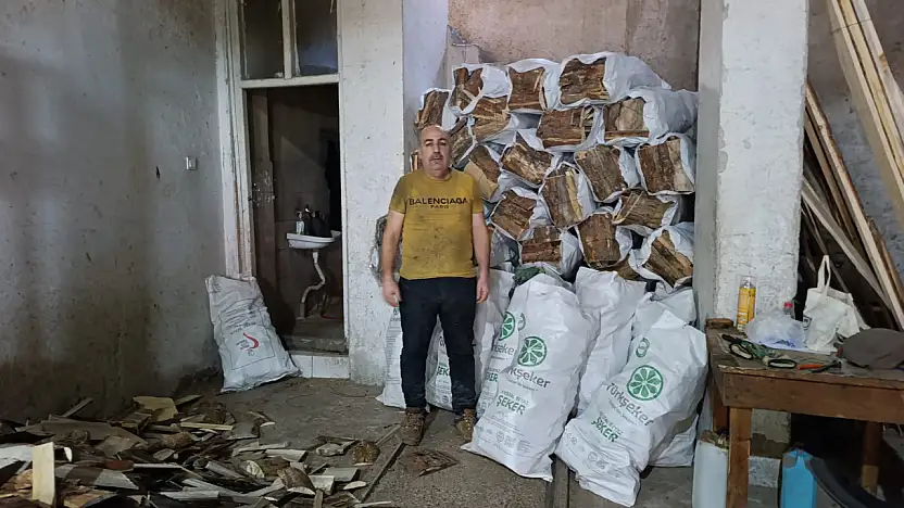 Ağrı'da kış telaşı başladı: Torbalanan odunlar alıcılarını bekliyor