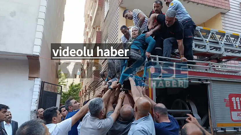 Ağrı'da kısa sürede tüm apartmanı saran yangın, mahalleliyi sokağa döktü