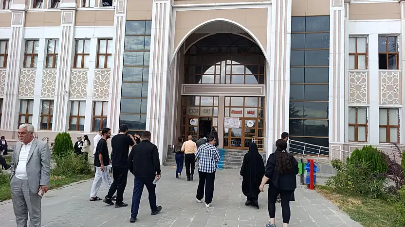 Ağrı'da KPSS heyecanı başladı, 25 binada güvenlik önlemi alındı