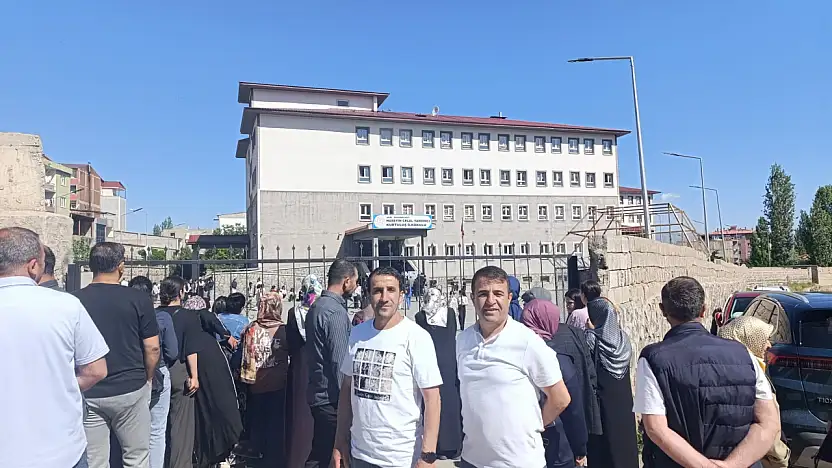Ağrı'da LGS heyecanı başladı