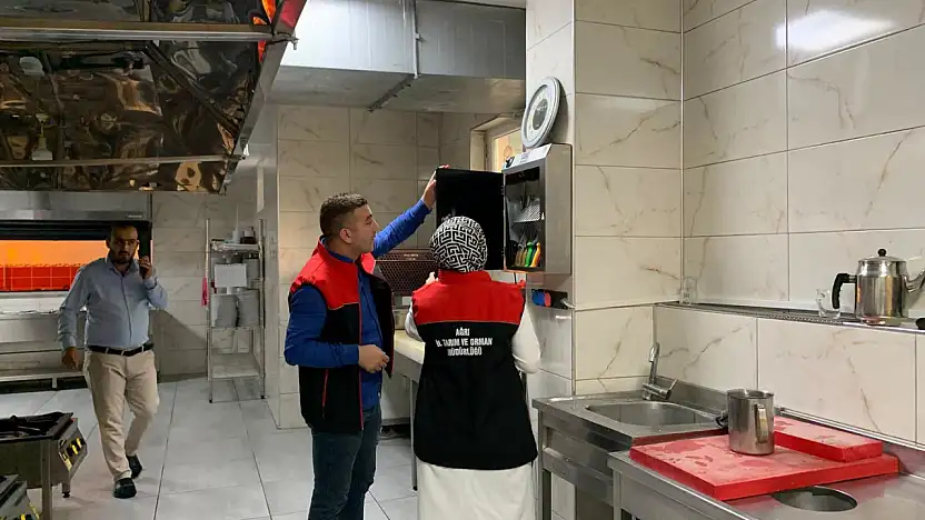 Ağrı'da öğrenci yurtlarının mutfakları denetlendi