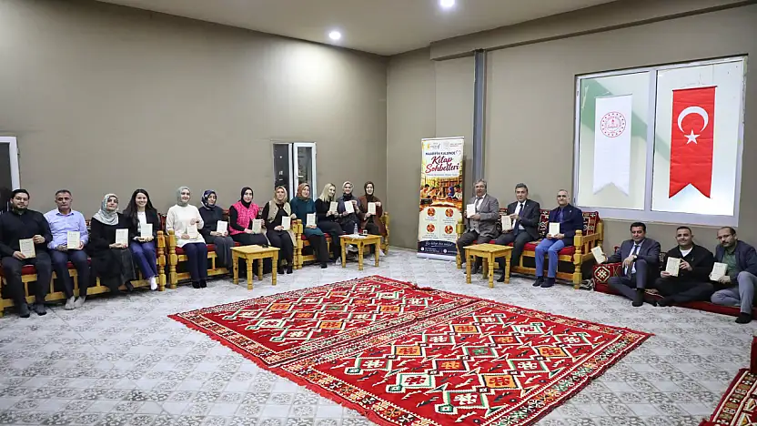 Ağrı'da öğretmenler bu kez kitapların başında buluştu