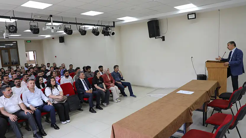 Ağrı'da okul yöneticisi adayları eğitim programında buluştu