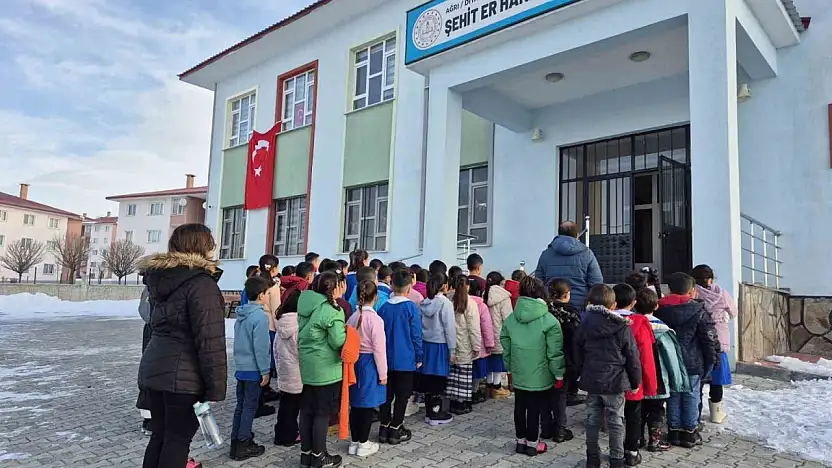 Ağrı'da okullarda 6 şubat sessizliği