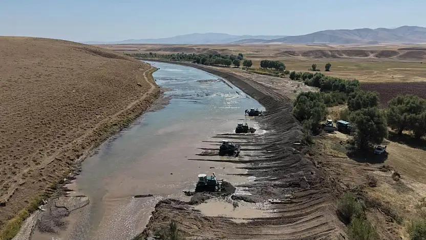 Ağrı'da taşkın riskine karşı DSİ ekipleri sahada