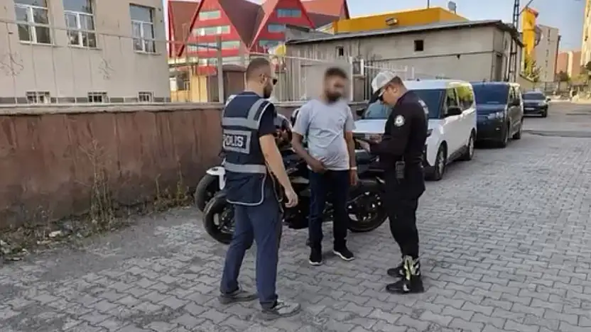 Ağrı'da tehlikeli motosiklet sürüşünün faturası ağır oldu! 17 bin 719 TL ceza