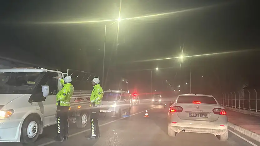 Ağrı'da trafik uygulaması artırıldı: Yurda yakın bölgede sıkı kontrol