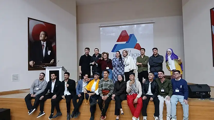 Ağrı'da üniversite öğrencileri sanatı sosyal sorumlulukla buluşturdu