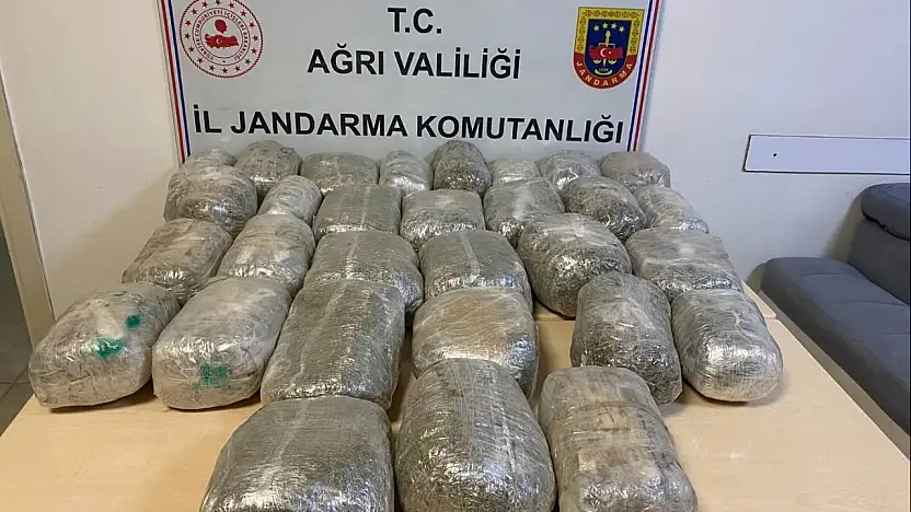 Ağrı'da uyuşturucu operasyonu: Jandarma 30 poşet esrar ele geçirdi