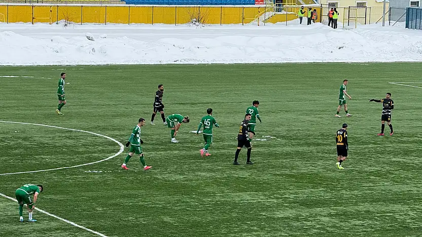 'Ağrı Dağı Efsanesi' ile sahaya çıkan Ağrı Spor'da ilk dakika golü geldi