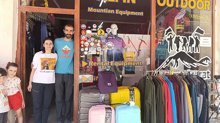 Ağrı Dağı eteklerinde dağcılara teknik destek ve ekipman sunuluyor