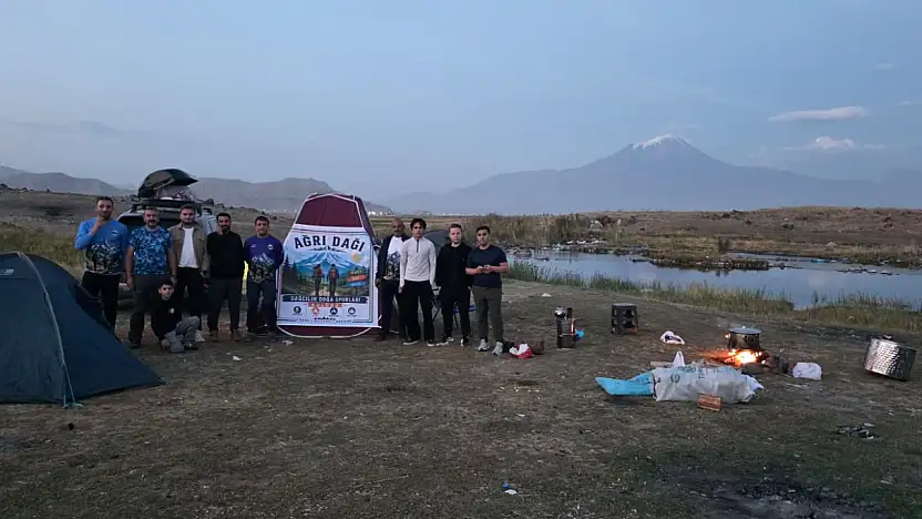 Ağrı Dağı eteklerinde doğayla iç içe kamp
