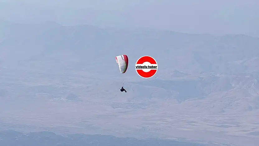 Ağrı Dağı'ndan göklerle buluşan zafer uçuşu nefes kesti
