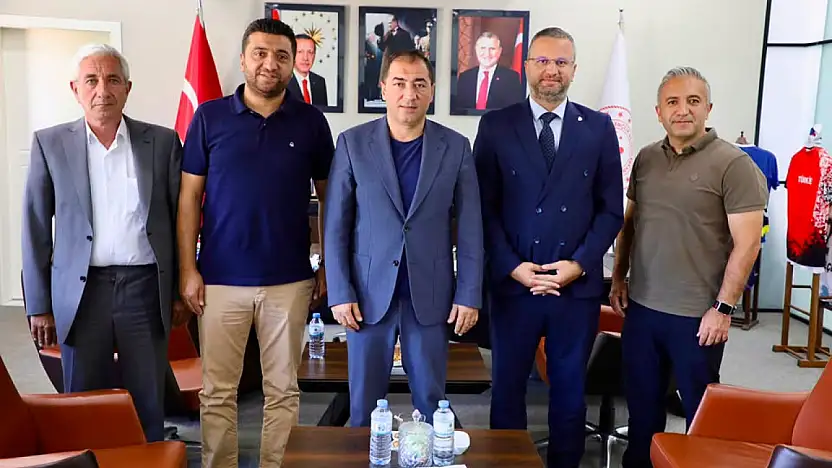 Ağrı'daki futbol yatırımları ve yeni projeler görüşüldü