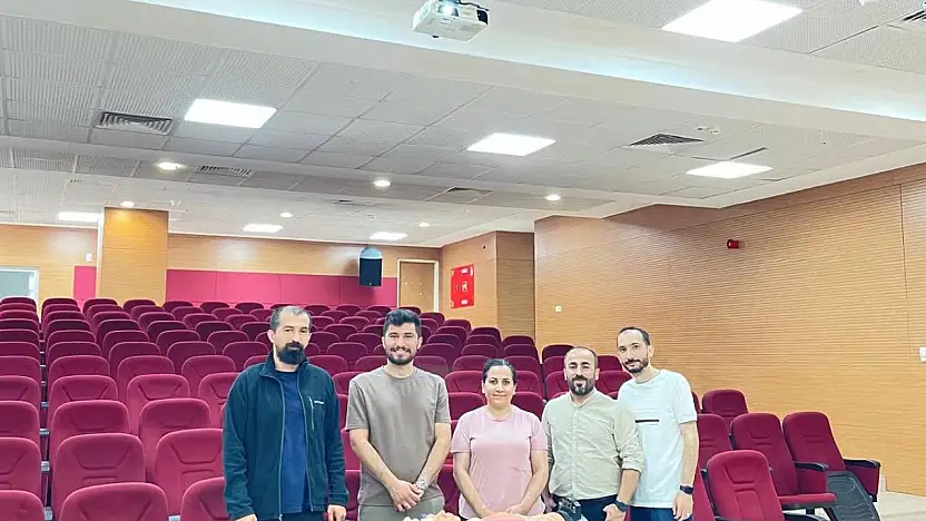 Ağrı Eğitim ve Araştırma Hastanesi'nde hekimlere 'Mavi Kod' eğitimi verildi