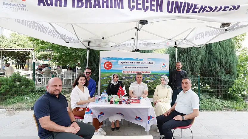 Ağrı İbrahim Çeçen Üniversitesi tercih danışma noktası aday öğrencileri ağırlıyor
