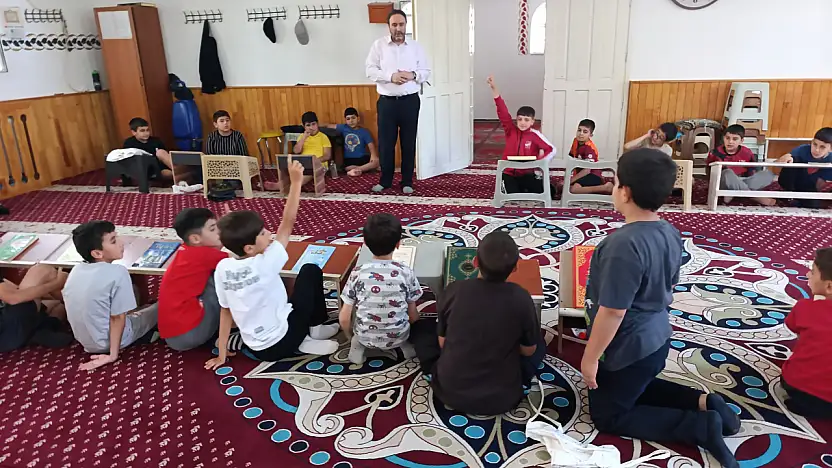 Ağrı il müftüsü Dr. İhsan ilhan yaz Kur'an kursu öğrencileriyle buluştu