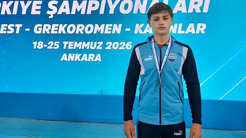 Ağrı'nın genç güreşçisi Türkiye üçüncülüğünü kazandı