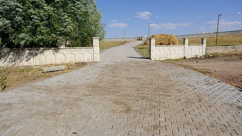 Ağrı'nın köylerinde parke çalışmaları devam ediyor