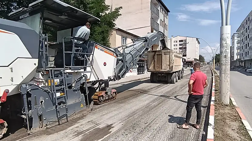 Ağrı'nın önemli güzergâhlarından Kağızman Caddesi'nde yenileme başladı