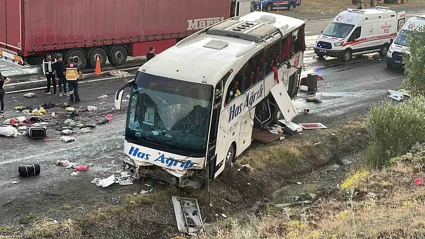 Ağrı seferindeki otobüs kazasında ölenlerin kimlikleri açıklandı
