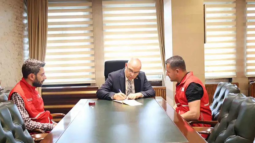 Ağrı Valisi'nden Kızılay aracılığıyla kurban yardımı