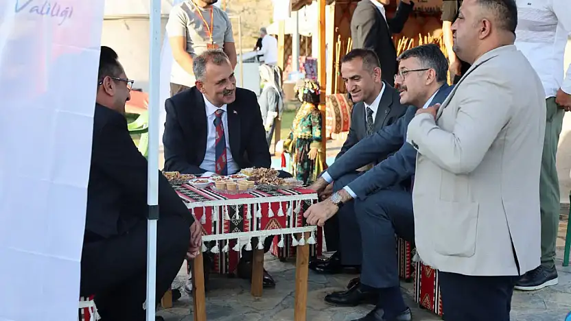 Ağrı Valisi Önder Bozkurt Malazgirt Zaferi'nin 955. yıl dönümü etkinliklerine katıldı
