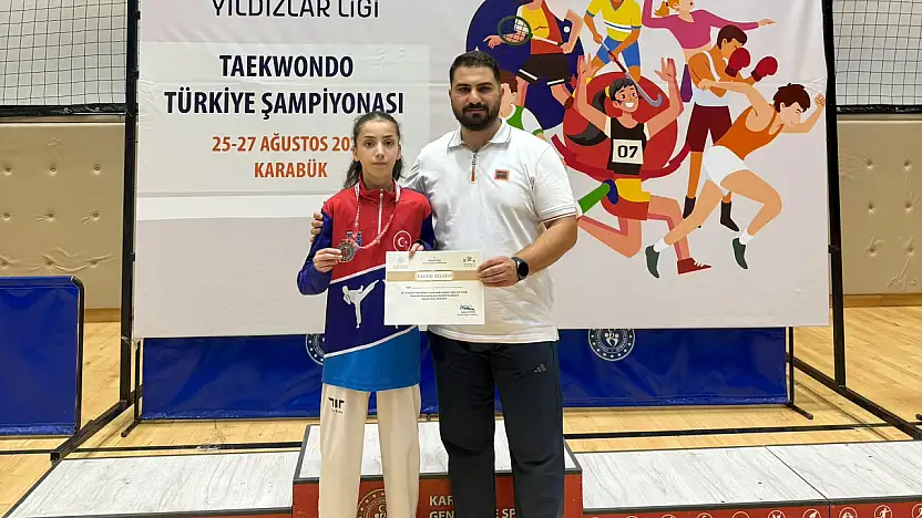 Ağrı'ya bir madalya daha: Elif Işık Türkiye ikincisi
