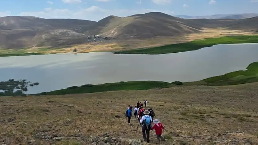 Ağrılı doğaseverlerin bu haftaki rotası Hıdırmenteş Gölü oldu