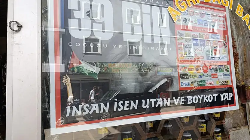 Ağrılı esnaftan vatandaşa 'İnsan İsen Utan ve Boykot Yap' çağrısı