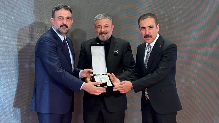 Ağrılı iş insanı Azad Medeni Kahraman'a 'Yılın İş İnsanı' ödülü