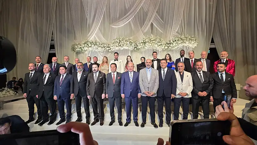 Ağrılı iş insanının mutlu gününe siyaset dünyasından yoğun katılım