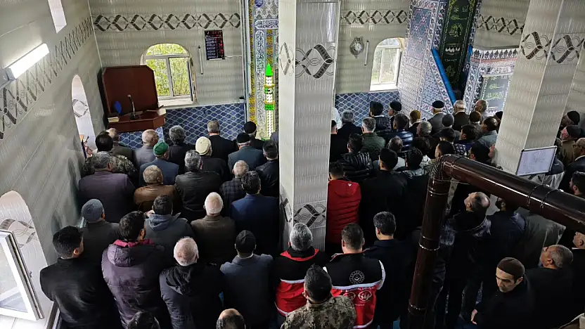 Ağrılı Şehidimiz Yalçın Demir'in annesi ebediyete uğurlandı